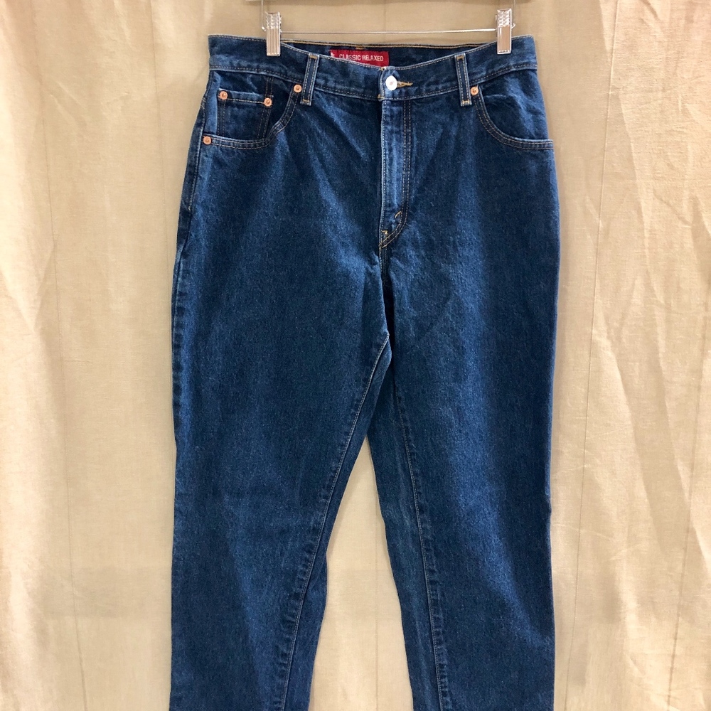 Levi's - Picture 2 of 3